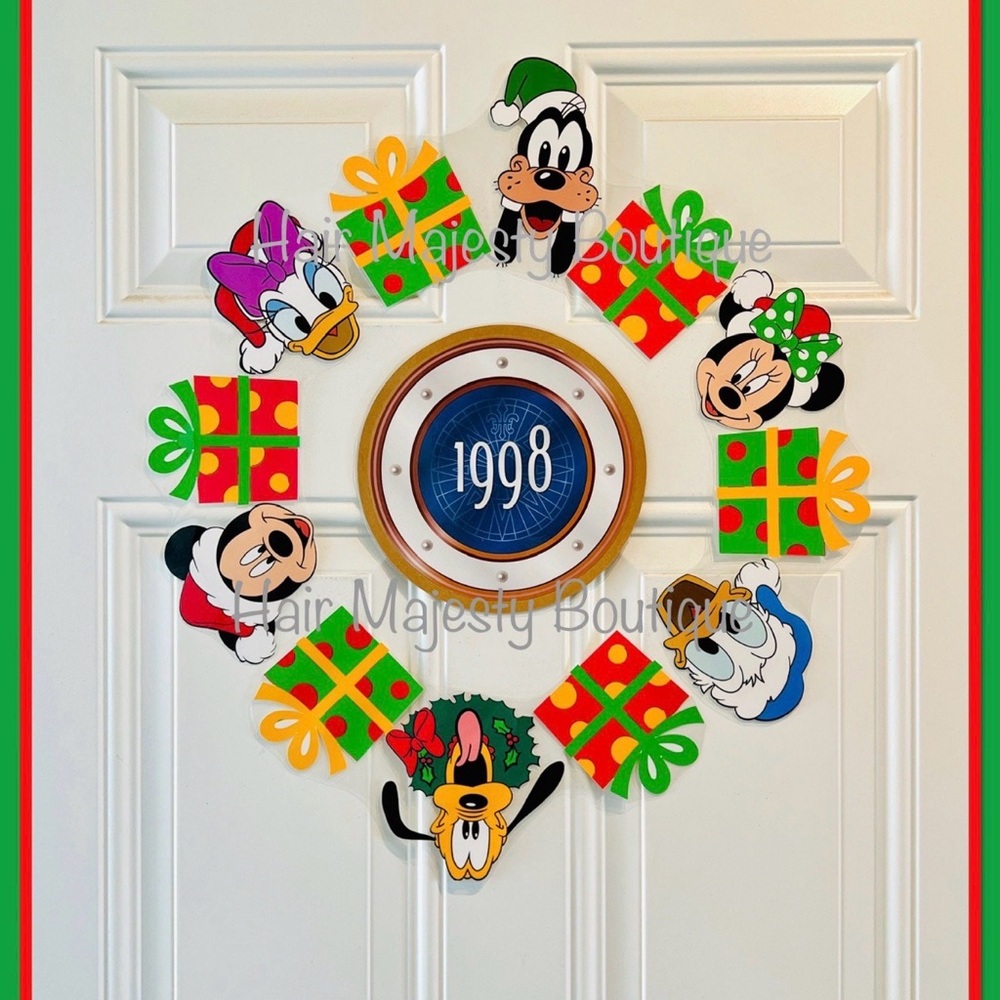 Disney Cruise Door magnetic Christmas Holiday Wreath with Mickey